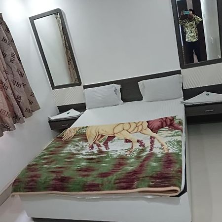 שירדי Hotel Shri Sai Darshan מראה חיצוני תמונה
