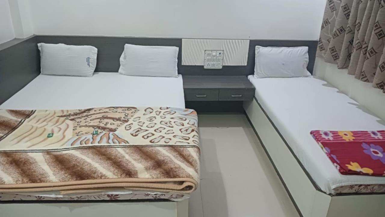 שירדי Hotel Shri Sai Darshan מראה חיצוני תמונה