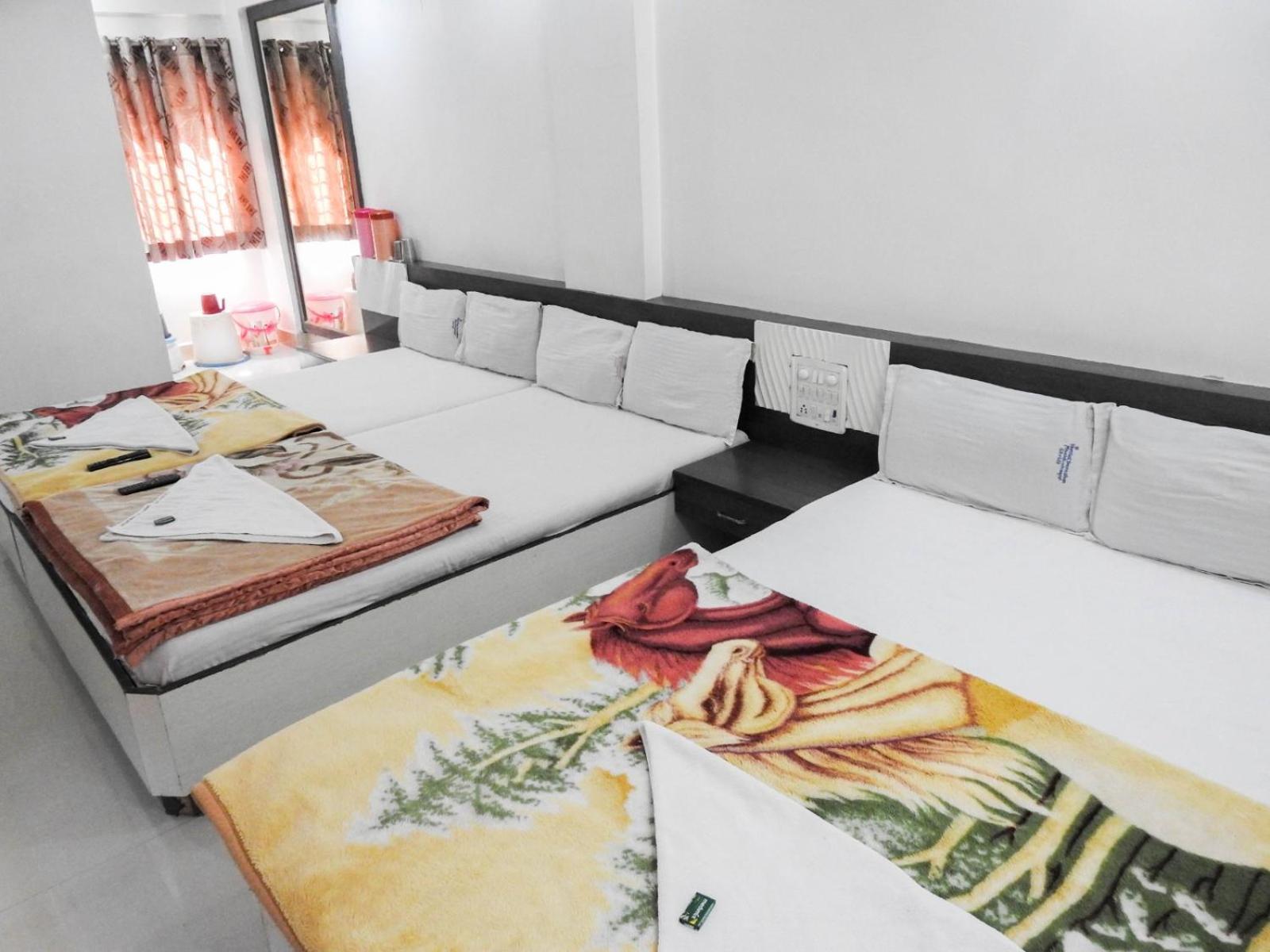 שירדי Hotel Shri Sai Darshan מראה חיצוני תמונה